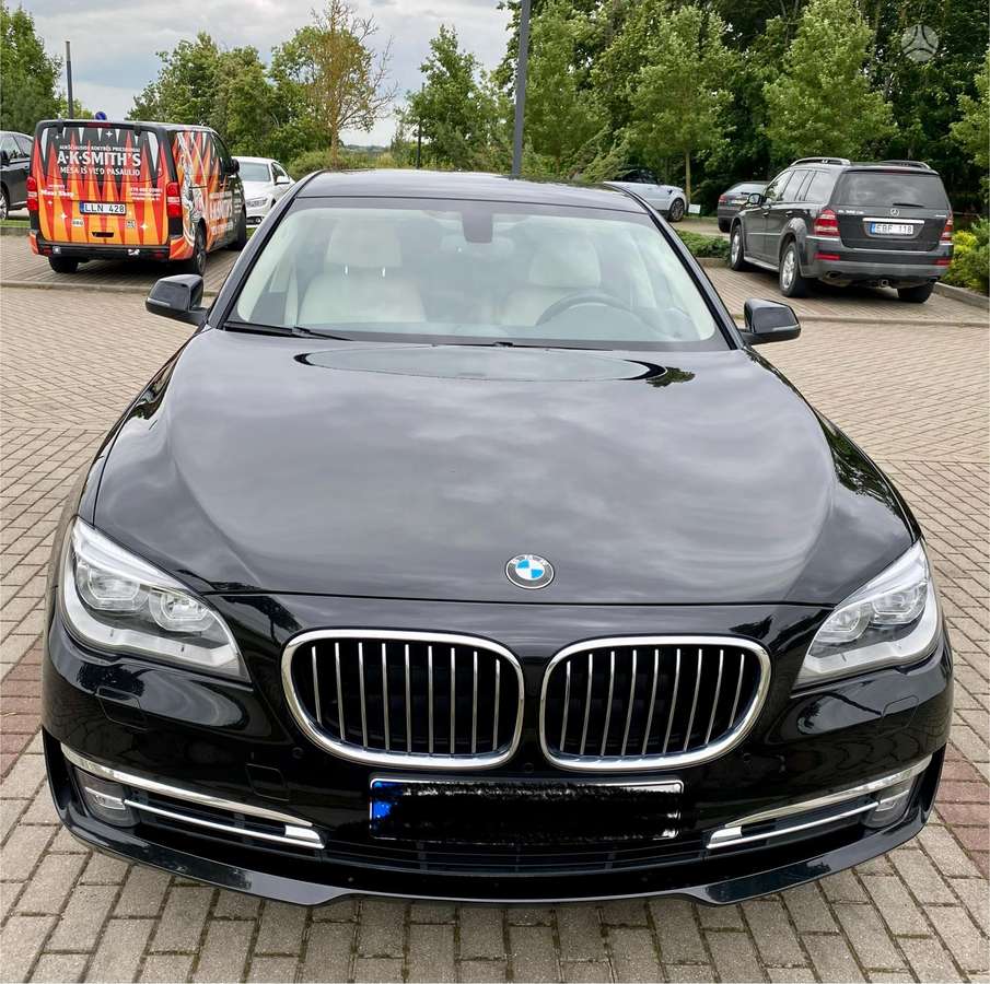 BMW 740